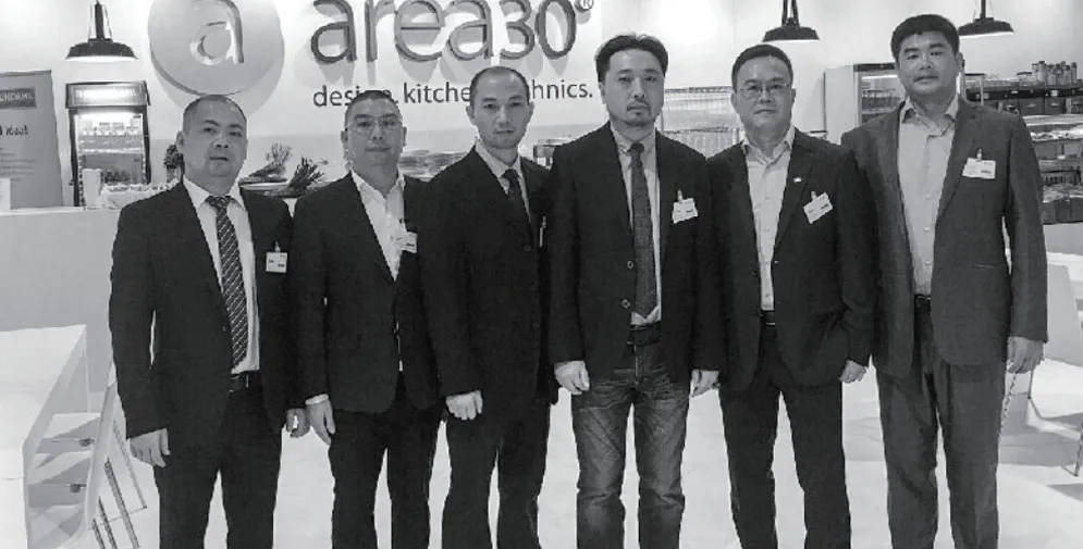 เข้าชมทีมออกแบบ A30นิทรรศการอุตสาหกรรมเยอรมัน