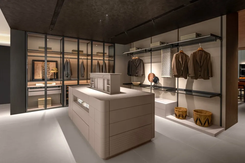 ตู้เก็บเสื้อผ้า